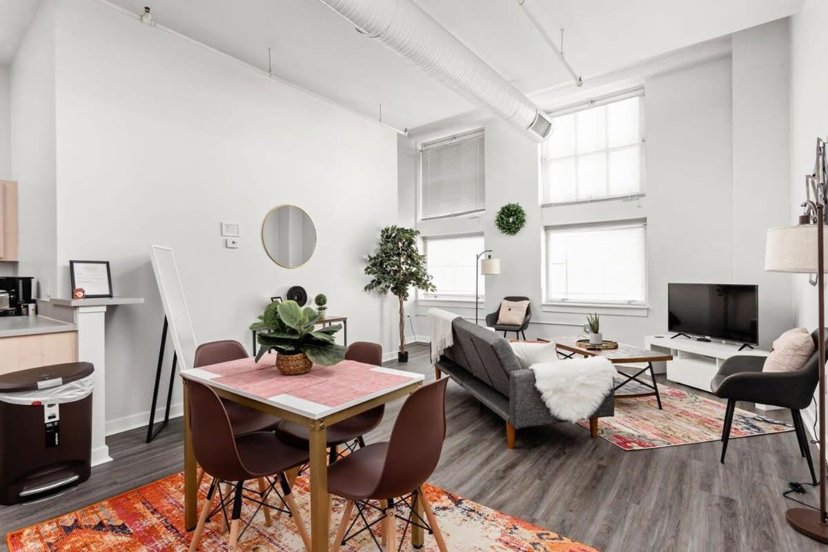 Modern Downtown Apartment 2Br 2Ba By Cozysuites Indianapolis Exterior photo