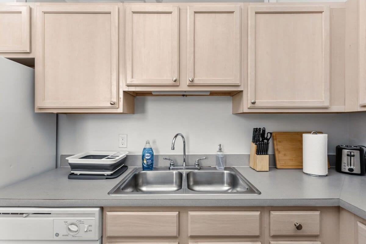 Modern Downtown Apartment 2Br 2Ba By Cozysuites Indianapolis Exterior photo