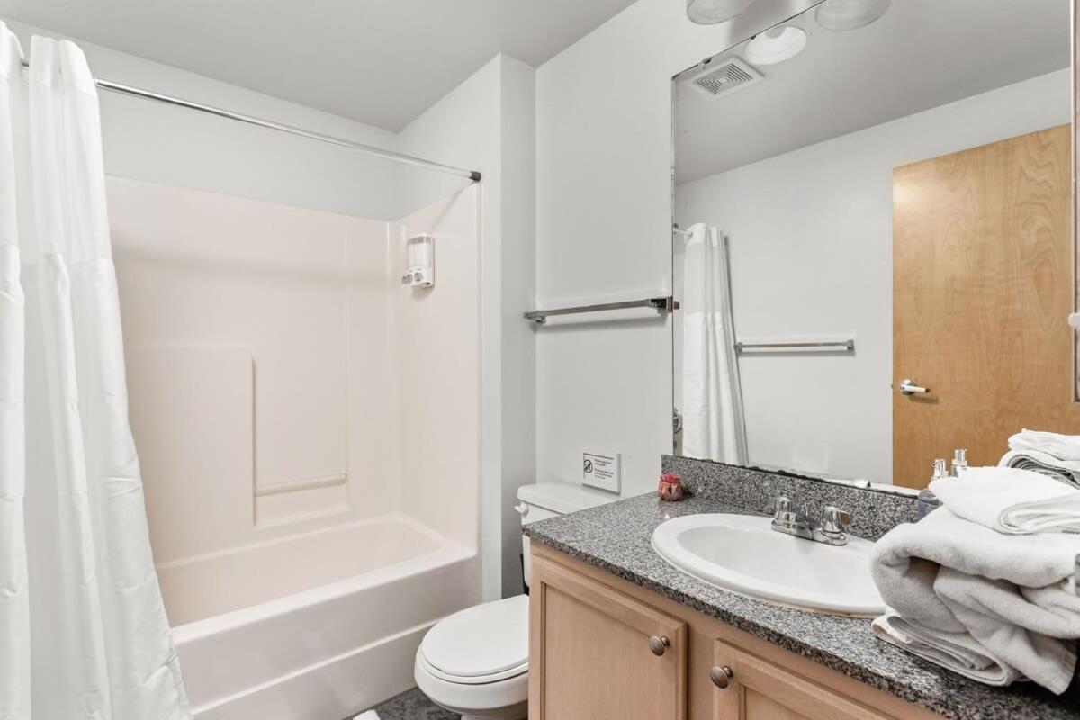Modern Downtown Apartment 2Br 2Ba By Cozysuites Indianapolis Exterior photo